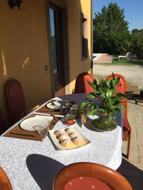 Il Casale Di Lavinia Acomodação com café da manhã Fabro Exterior foto